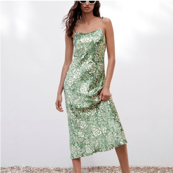 green emerald velvet dress Zara Green Floral Print Open Back Midi Dress (Removable Feather Cuff i –  KTRcollection main image 0